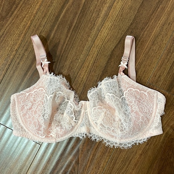 Victoria's Secret Push Up Bra - Picture 1 of 7